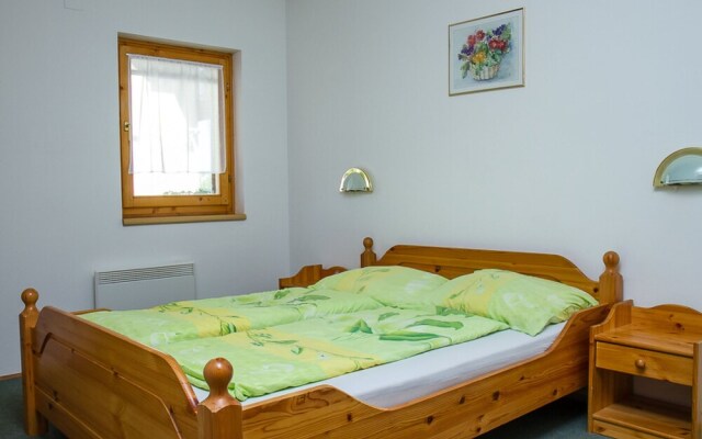 Amarillo 5 Balatonm Riaf rd