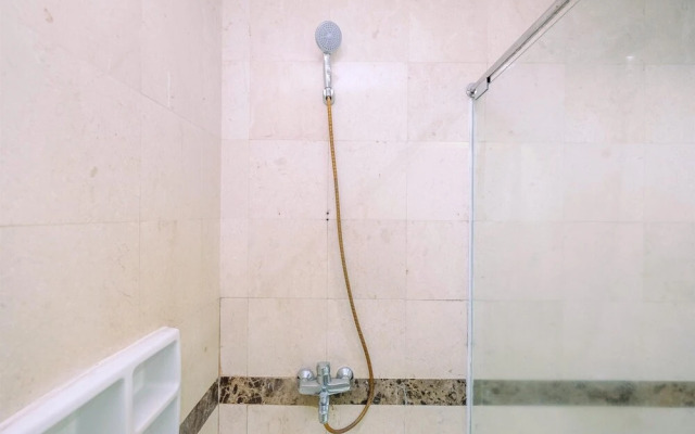 Cozy Stay 1Br Roosseno Plaza Apartment