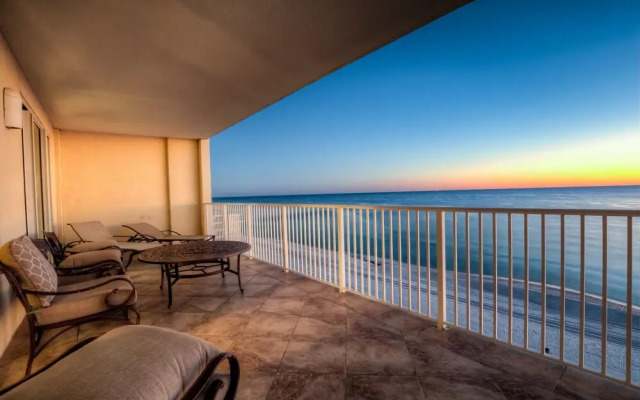 Ocean Reef Condos by ZIA VR