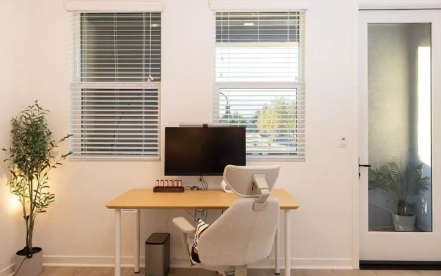 Modern Designer Stay Bright Chic Spacious
