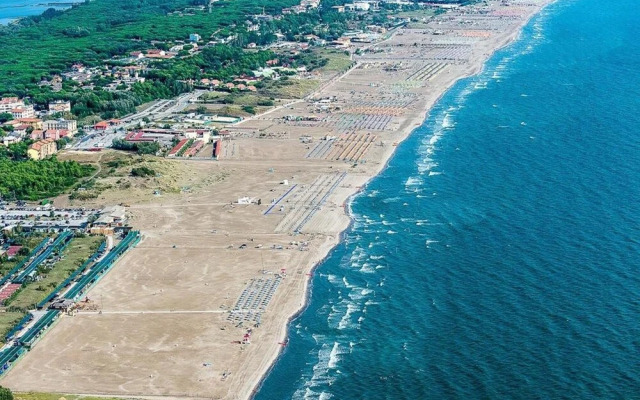 Waterfront Apartment for 5 Guests in Rosolina Mare