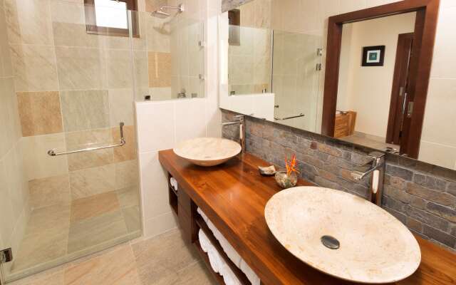Indura Beach & Golf Resort, Curio Collection by Hilton