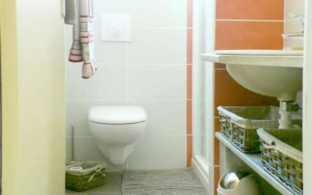House With 2 Bedrooms in Frontignan, With Enclosed Garden and Wifi - 3