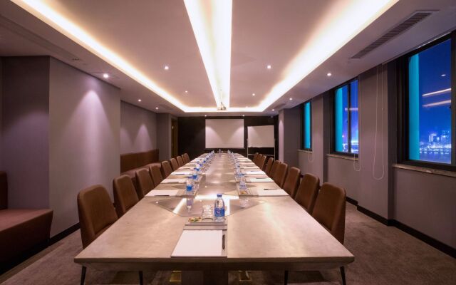 Orange Crystal Hotel Wusi Square Seaview