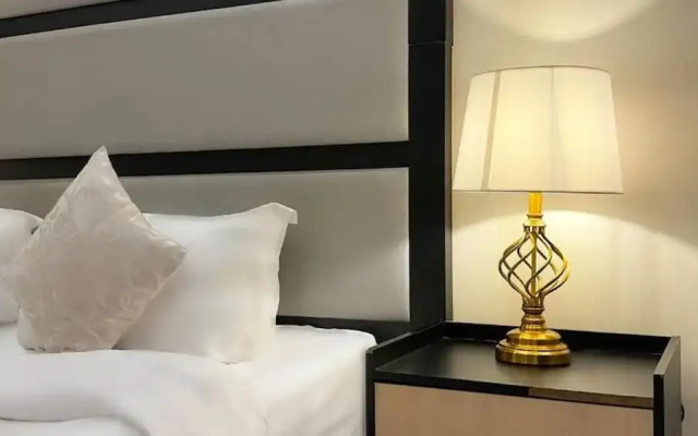 Taj Al Hamra Hotel