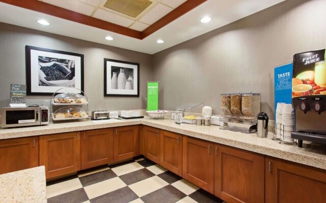 Hampton Inn & Suites Clovis-Airport North