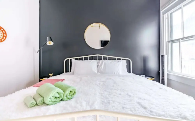 Prime Location Clean Top Rated Free Parking