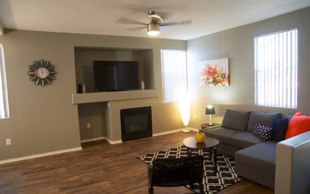 Beautiful & Quiet Apartment 15 Minutes From Strip