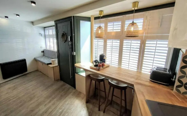 One of a Kind Luxury Studio Stay in Penzance (Adults Only)