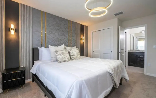 3961 Luxury 7BD Home