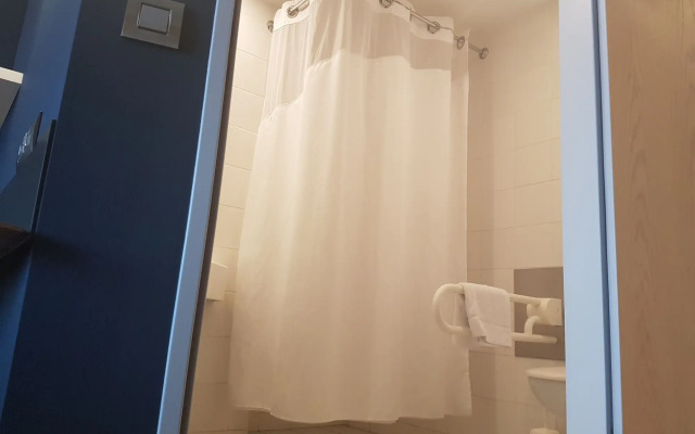 Holiday Inn Express Geneva Airport by IHG