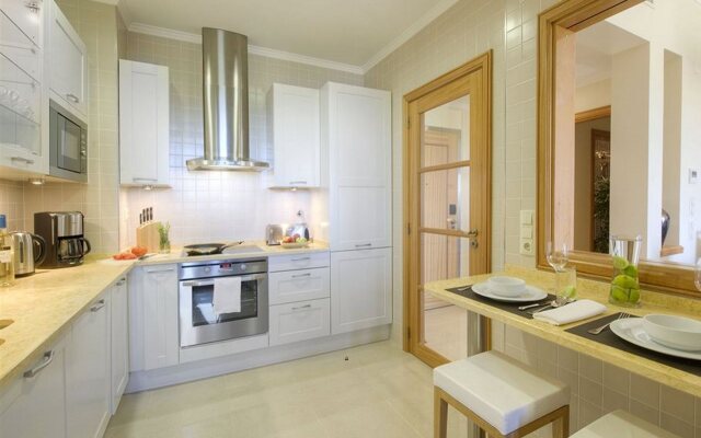 The Residences at Victoria	