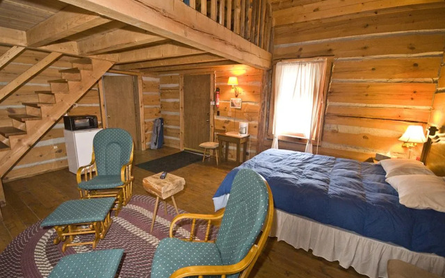 Galena Log Cabin Getaway