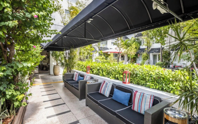 The Shoreline Suites
