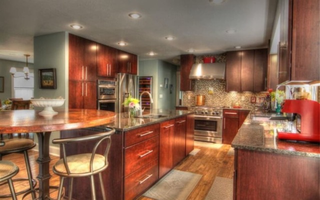 Huckleberry Hill Bed and Breakfast
