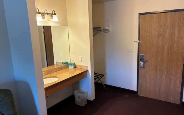 Super 8 by Wyndham Rexburg