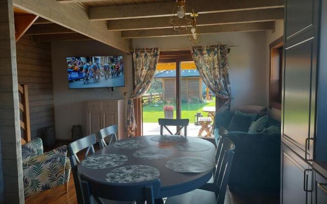 Domki nad jeziorem czorsztyńskim