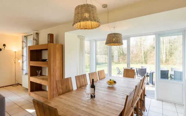 Detached Villa With Dishwasher Near the Sea