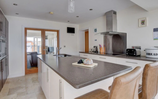 Holiday Home Tresaith