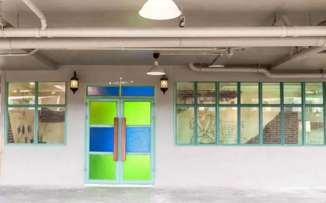 RQ Bangkok Sukhumvit 107 by Collection O