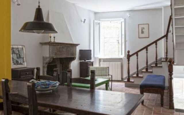 Monte S. Savino Apartments by ThazItalia