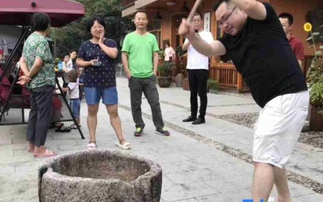 Yinlu Zhuyun Guesthouse