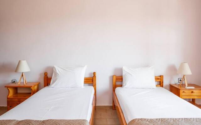 Rena's Hospitality Walk to the Beach 10' to Chania