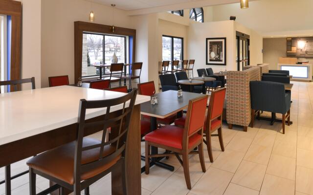 Holiday Inn Express & Suites Raleigh NE - Medical Ctr Area by IHG