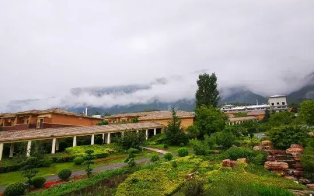 Hongqiqu Guest House