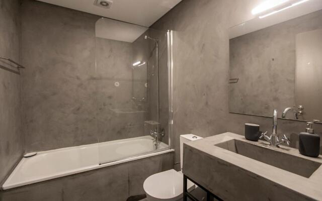 Modern 18th Century Flat