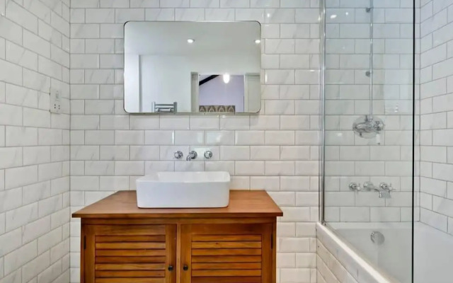 1 Bed Bohemian Loft Style Apt