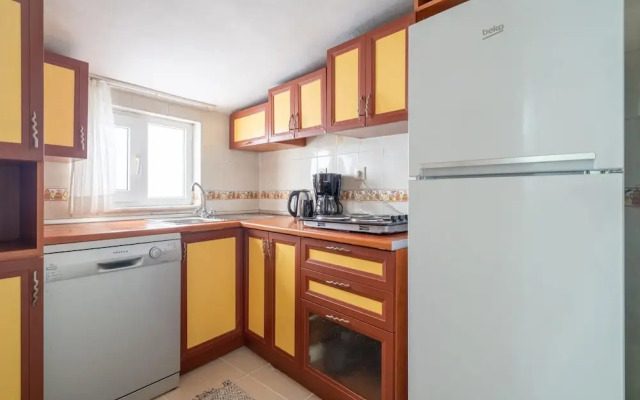 Charming and Central Flat Near Macka Park