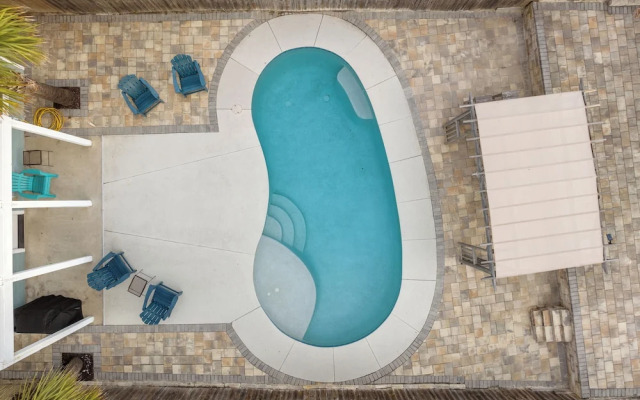 Spacious 4-bed, 3-bath Beach House Sleeps 12 for the Perfect Getaway