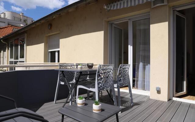 Charmant T3 Jaude + Terrasse Et Garage