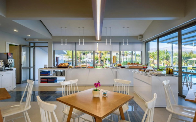 Marinos Beach Hotel