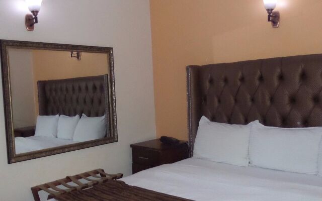 Sugarland Hotel & Suites