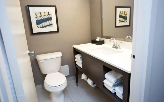 Holiday Inn Peterborough-Waterfront, ON by IHG