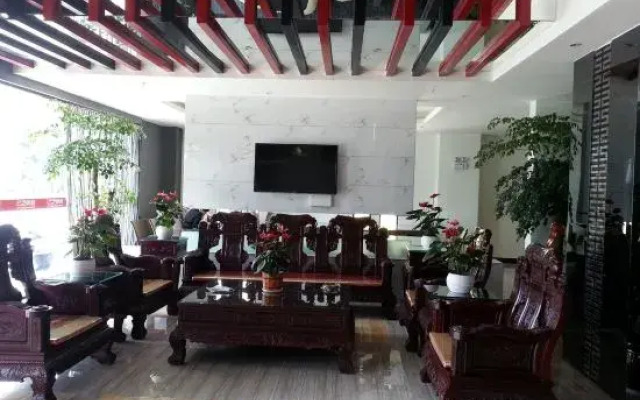 Crowning Clouds Hotel