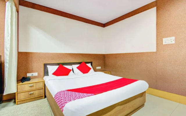 OYO 1327 Inchara Hotel