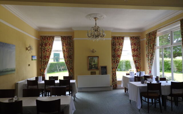 Newton House Hotel