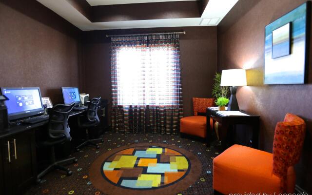 Holiday Inn Express Hotel & Suites DALLAS WEST, an IHG Hotel