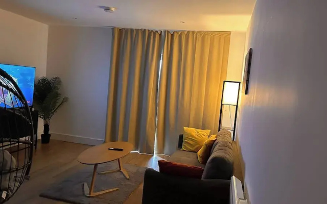 Charming Cozy One-bedroom Apartment