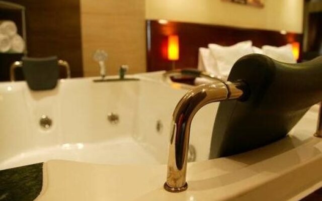 Hotel Contact