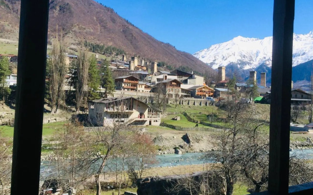 Mushkudiani Manor