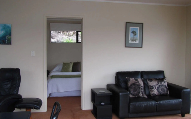 Tipi and Bob's Waterfront Lodge