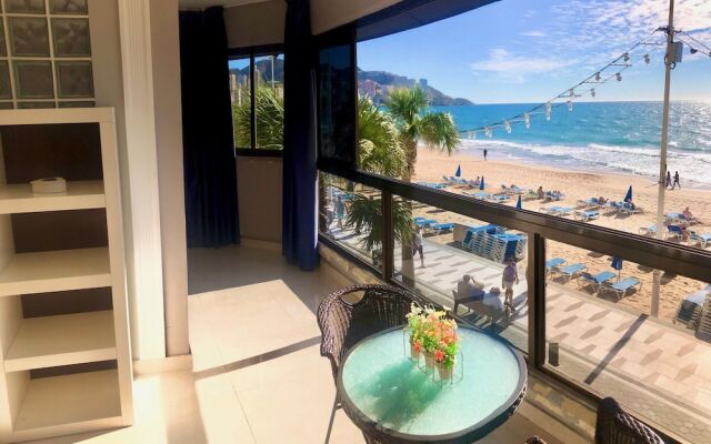 Levante Seafront Beach Apartment