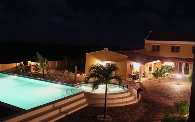 Spacious Apartment in Bonaire with Swimming Pool