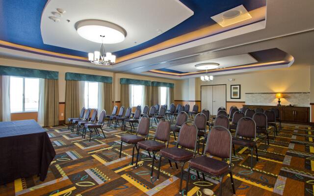 Holiday Inn Express Hotel & Suites Denver East-Peoria Street by IHG