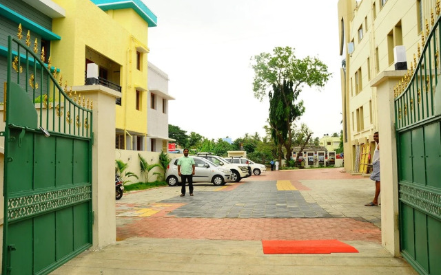 Hotel Aadhi