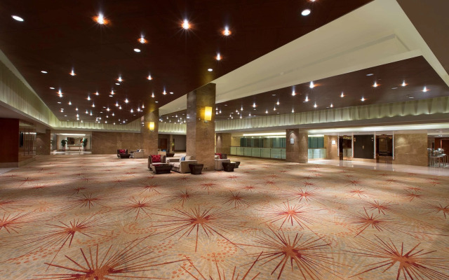 Sheraton Grand Bangalore Hotel at Brigade Gateway